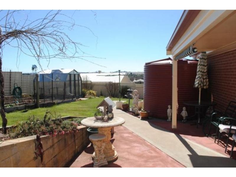 14 Piggot Place, Blayney NSW 2799