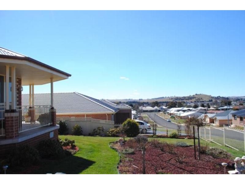 14 Piggot Place, Blayney NSW 2799