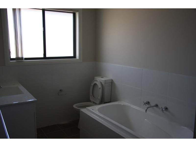 1 Jade Close, Bathurst NSW 2795