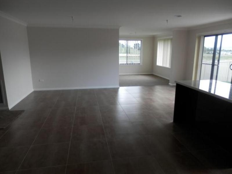 1 Jade Close, Bathurst NSW 2795