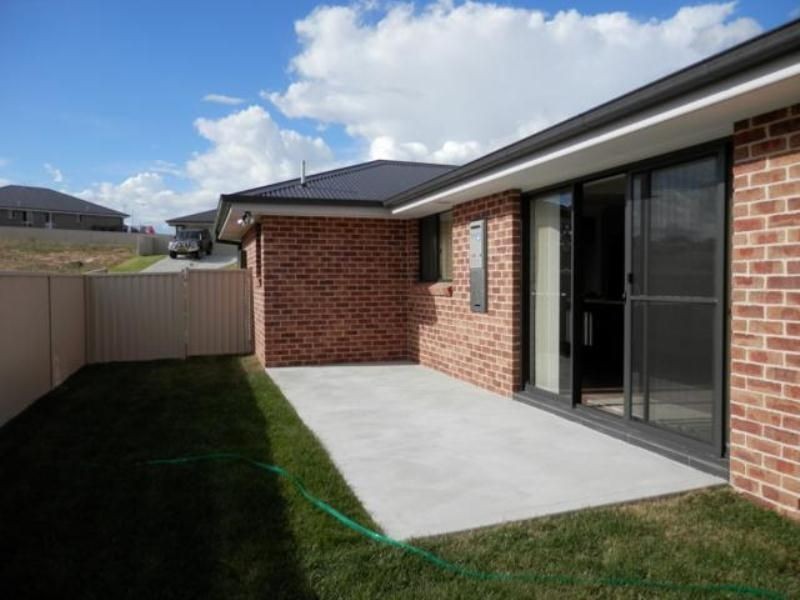 1 Jade Close, Bathurst NSW 2795