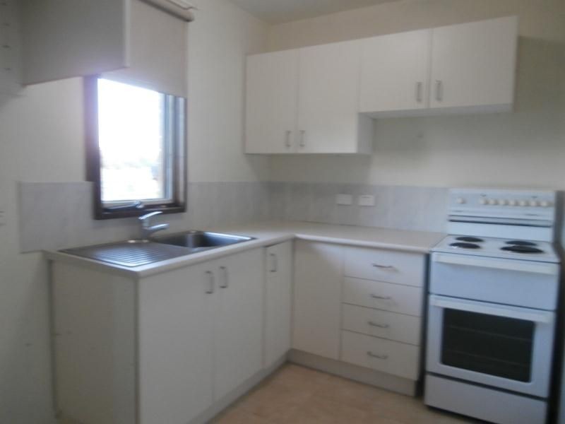 24 Ennis Way, Bathurst NSW 2795