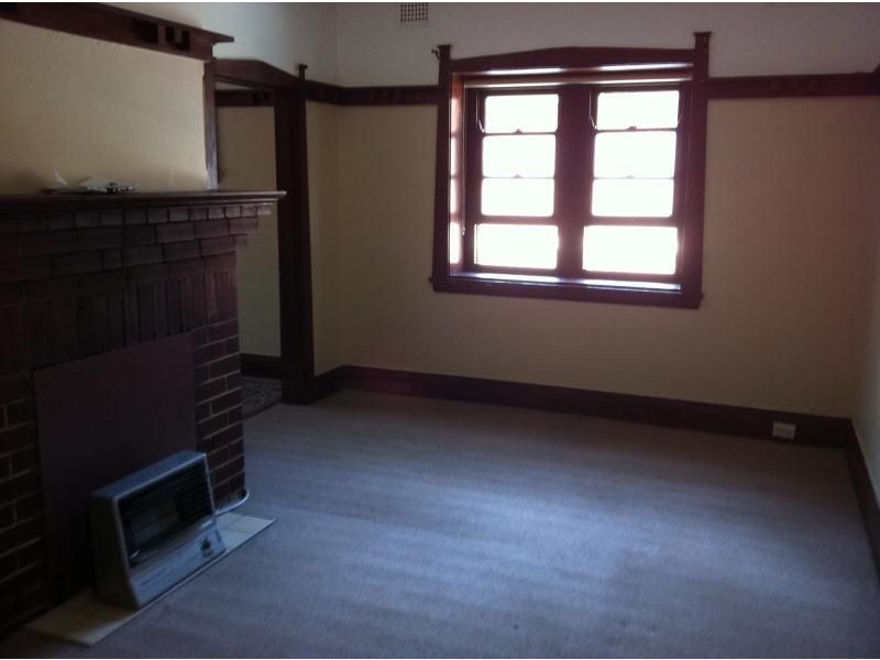 198 Piper Street, Bathurst NSW 2795