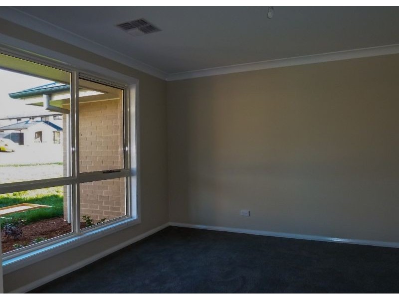 10 Stirling Avenue, Orange NSW 2800