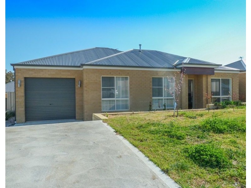 69 Brooklands Drive, Orange NSW 2800