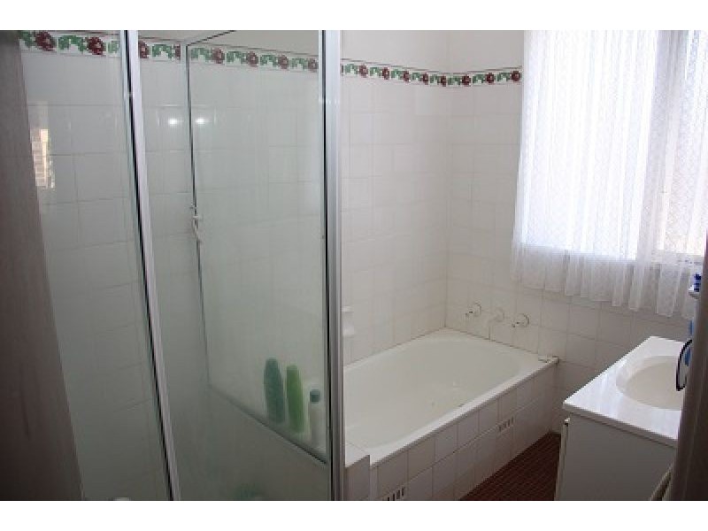 18 Wilkinson Place, Bathurst NSW 2795