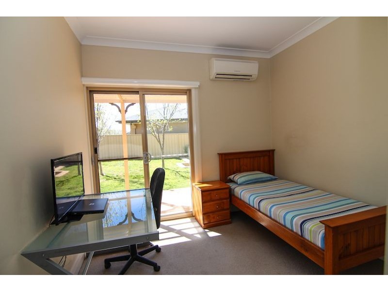 7 Diamond Drive, Orange NSW 2800
