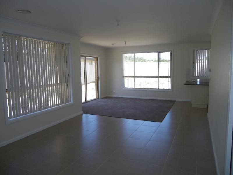12 Begonia Place, Orange NSW 2800