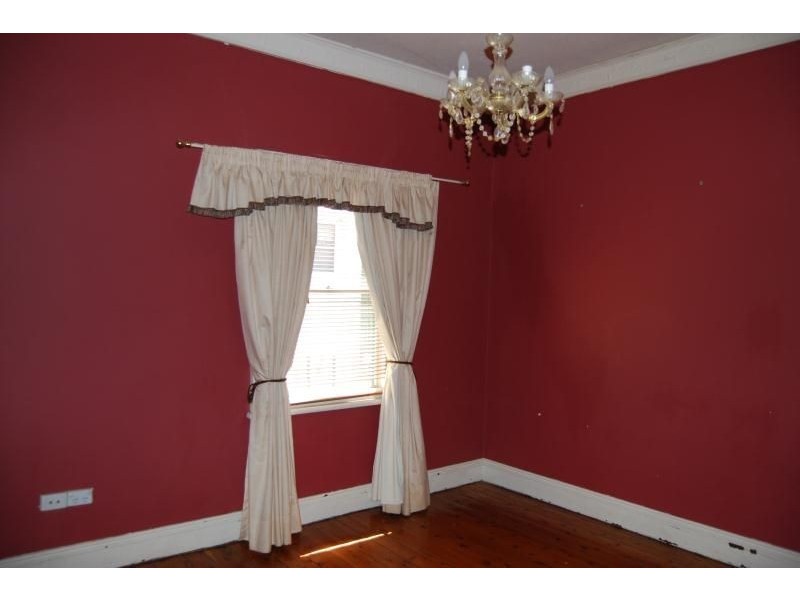 99 Autumn Street, Orange NSW 2800