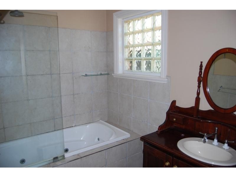 99 Autumn Street, Orange NSW 2800