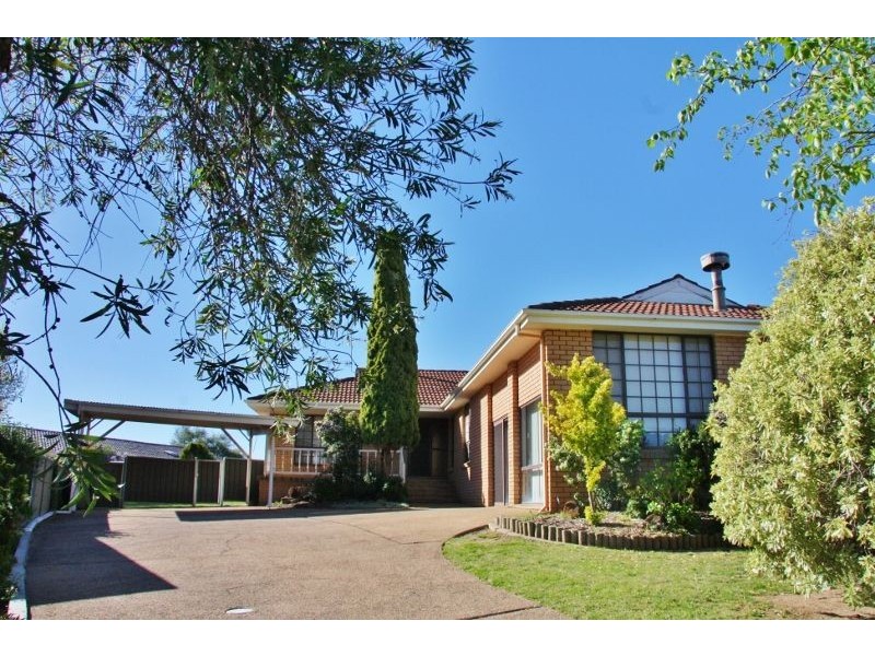 15 Bullock Place, Bathurst NSW 2795