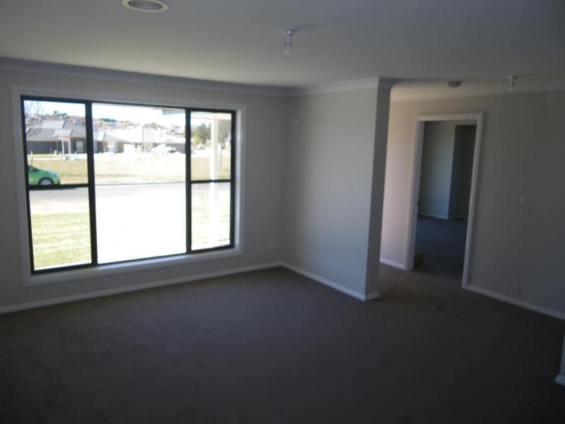 32 Robinson Court, Orange NSW 2800
