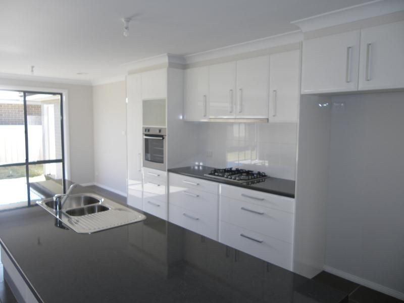 32 Robinson Court, Orange NSW 2800