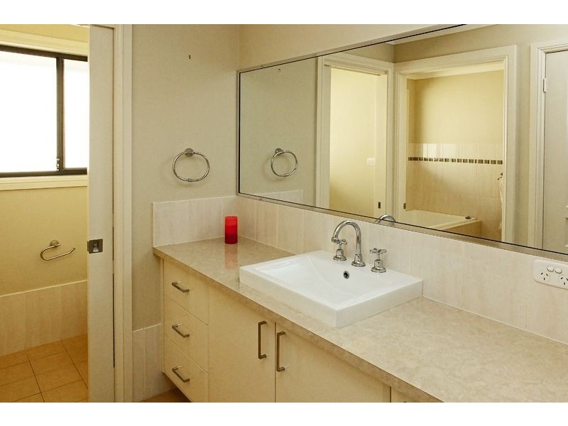 25 George Weily Place, Orange NSW 2800