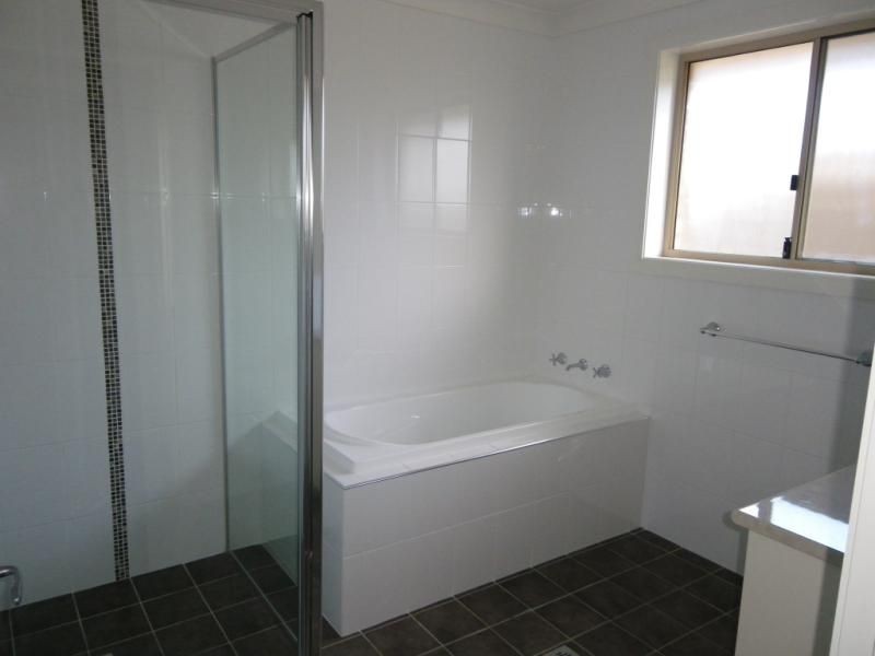 11 Onyx Place, Orange NSW 2800