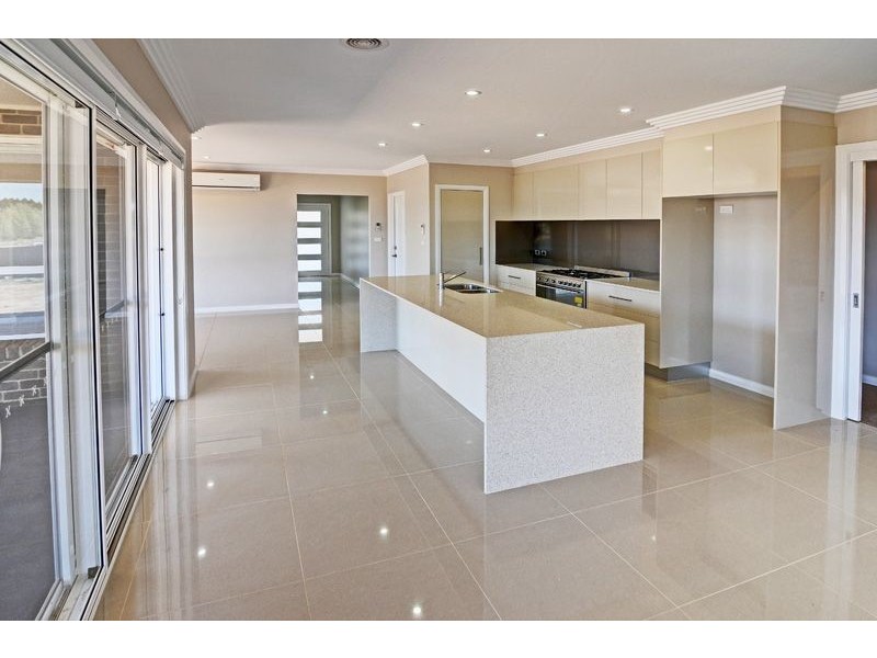 8 Mariposa Street, Orange NSW 2800