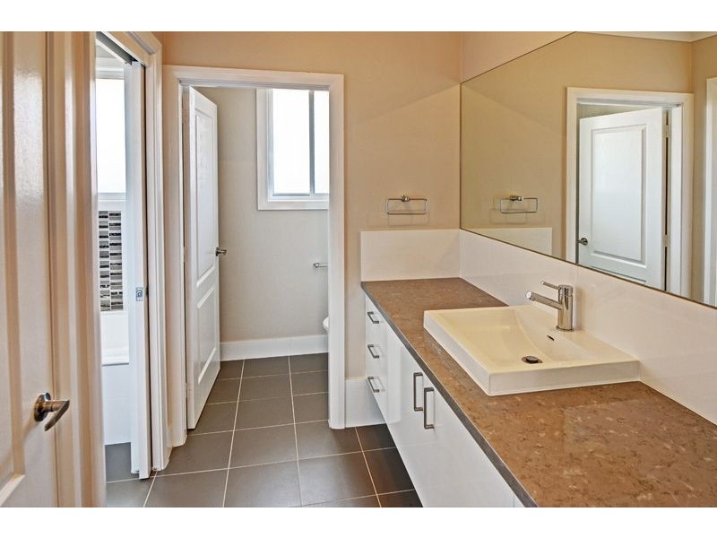 8 Mariposa Street, Orange NSW 2800