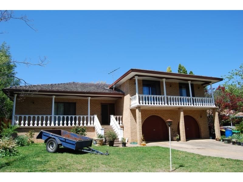 9 Pulari Place, Orange NSW 2800