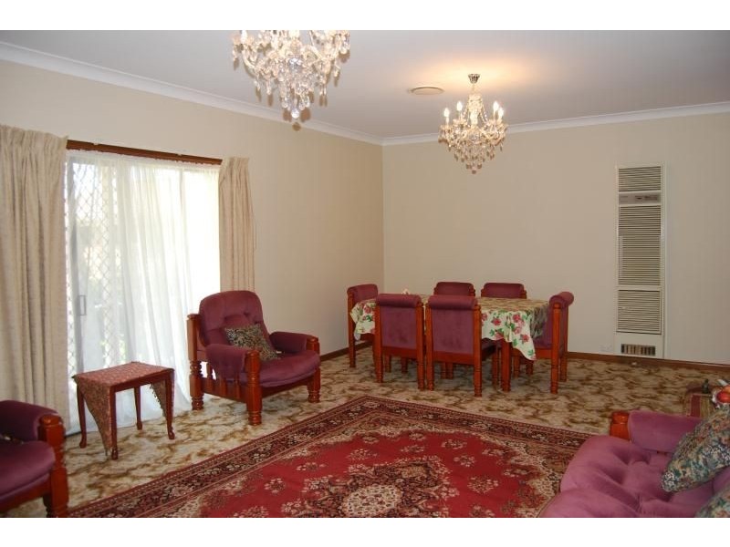 9 Pulari Place, Orange NSW 2800