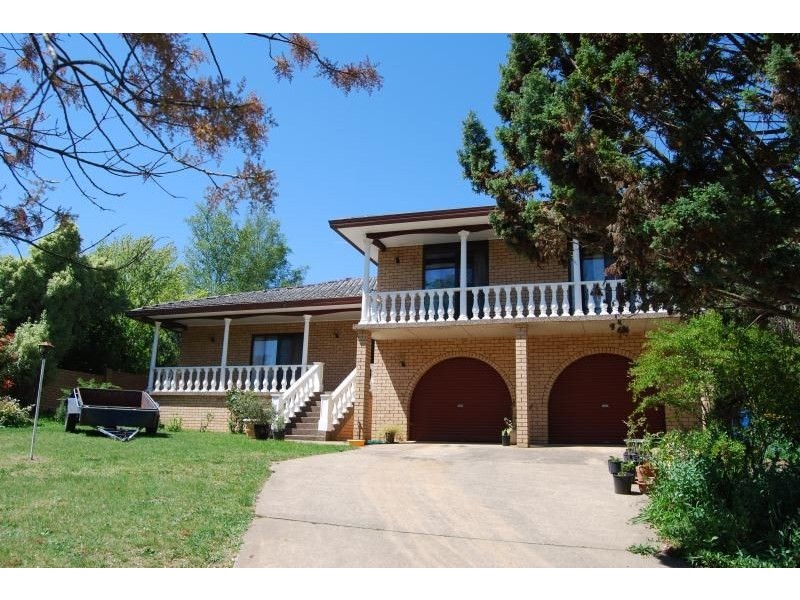 9 Pulari Place, Orange NSW 2800