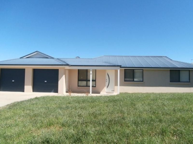 24 Colonial Circuit, Bathurst NSW 2795