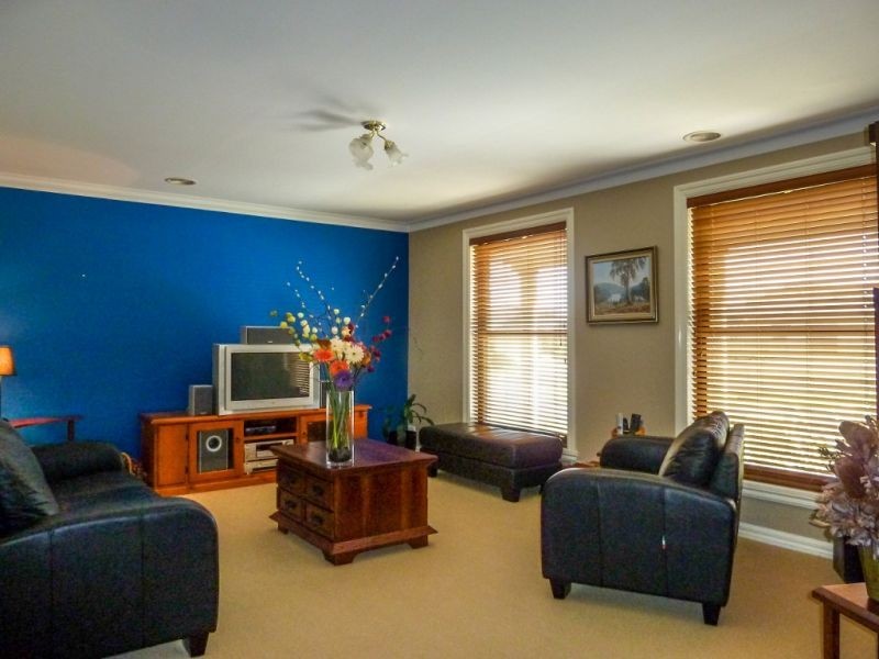 4 Holman Way, Orange NSW 2800
