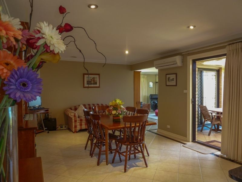 4 Holman Way, Orange NSW 2800