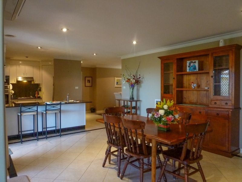 4 Holman Way, Orange NSW 2800