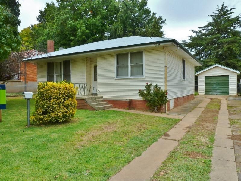16 McKay Crescent, Orange NSW 2800