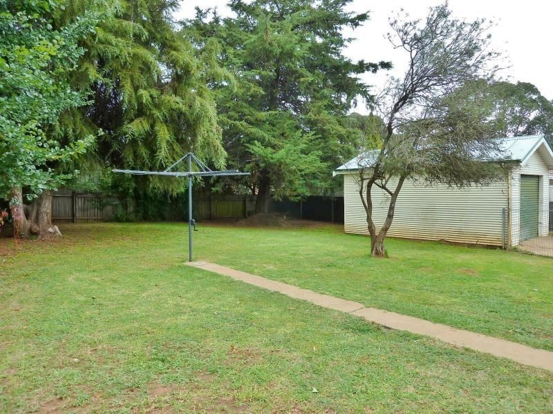16 McKay Crescent, Orange NSW 2800