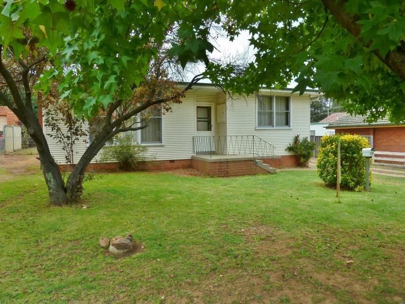 16 McKay Crescent, Orange NSW 2800