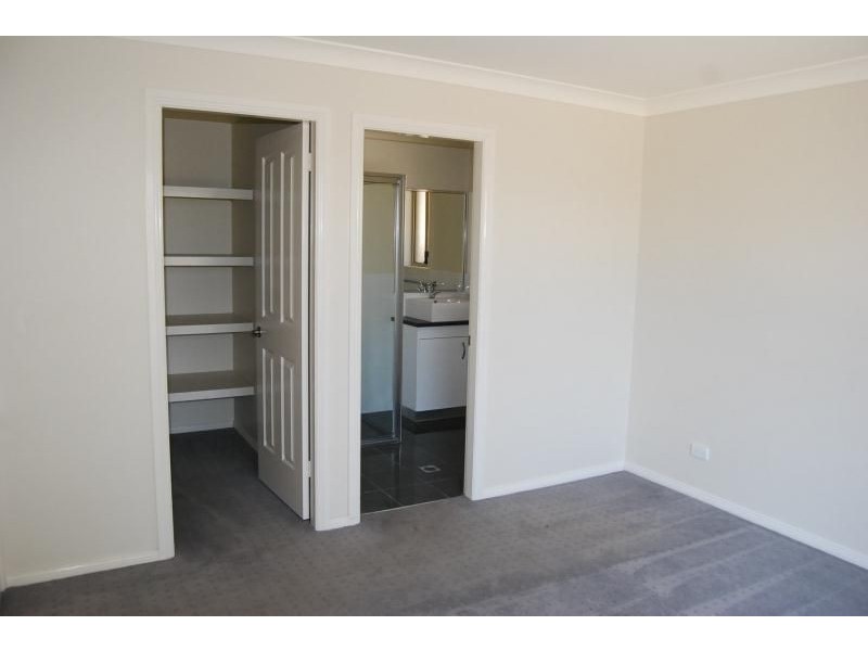 12 Bella Vista Close, Orange NSW 2800