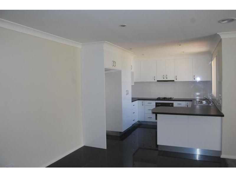 12 Bella Vista Close, Orange NSW 2800