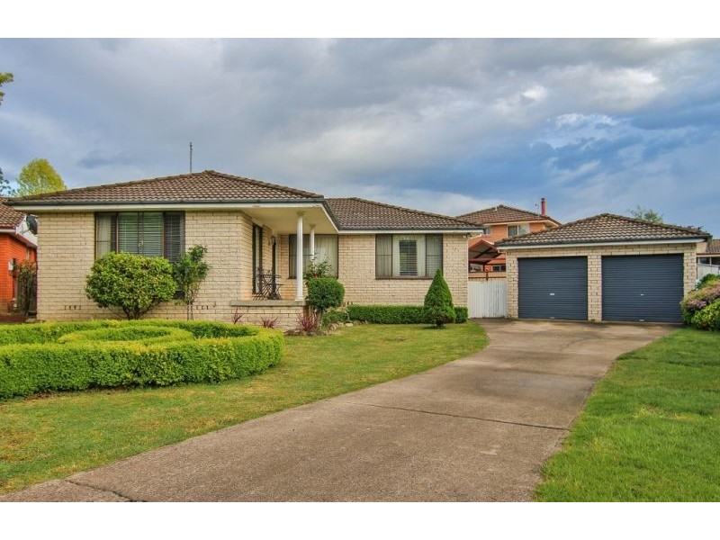 7 James Cook Crescent, Orange NSW 2800