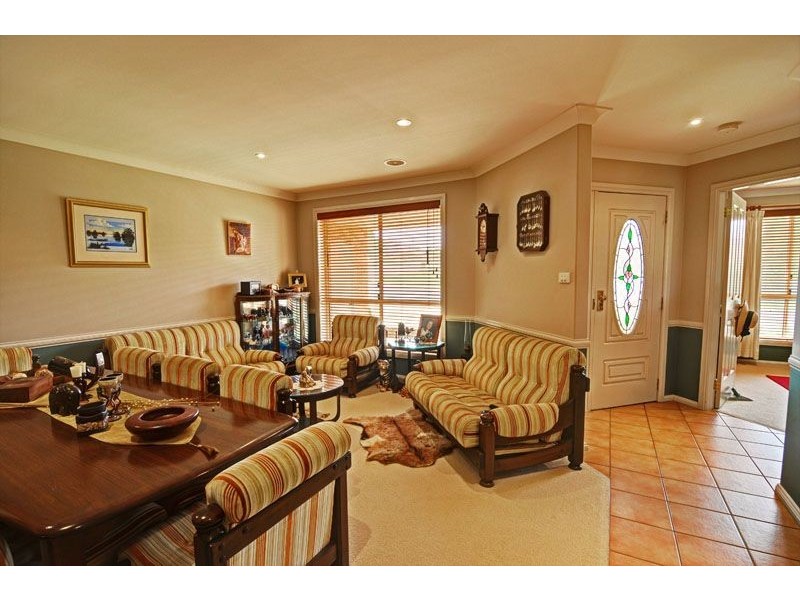 27 Olympic Drive, Orange NSW 2800