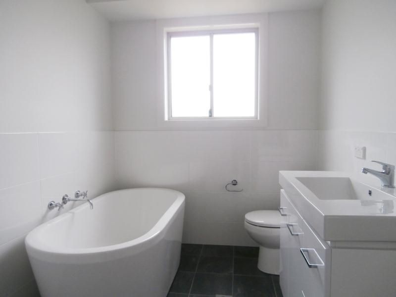 15 Jade Close, Bathurst NSW 2795