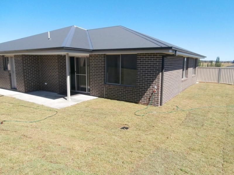 15 Jade Close, Bathurst NSW 2795
