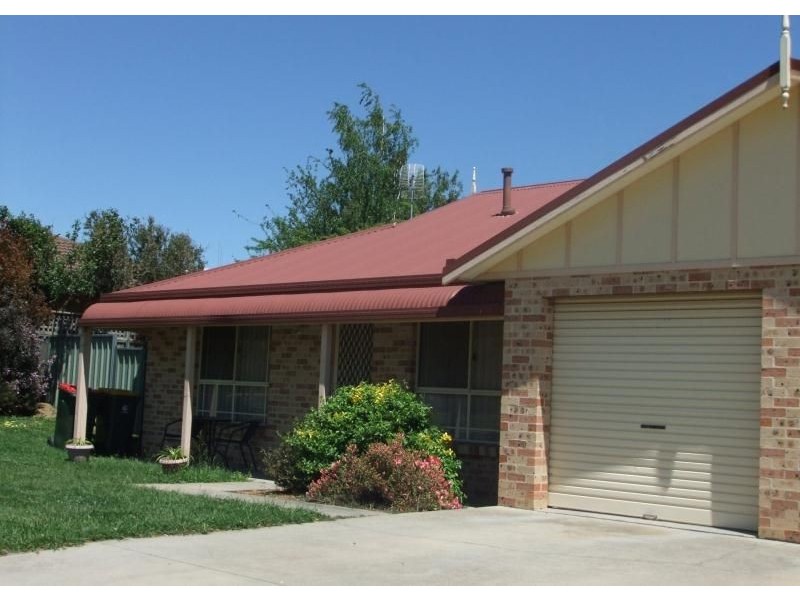1/115 Burrendong Way, Orange NSW 2800