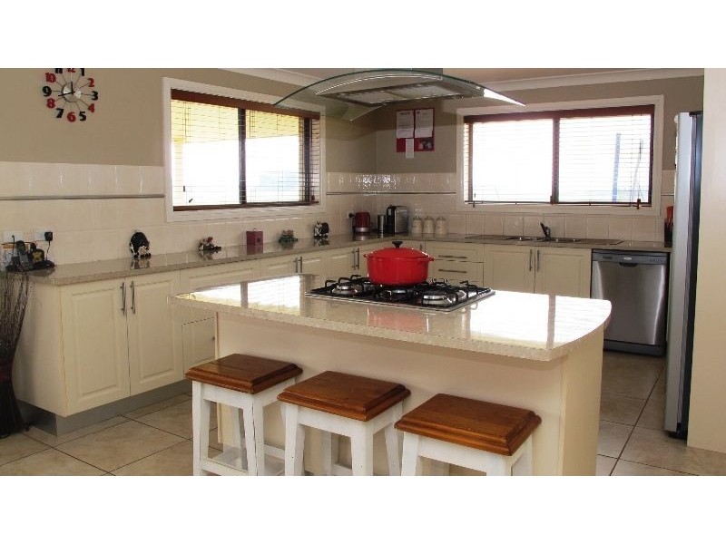 8 Bluett Close, Forest Reefs NSW 2798