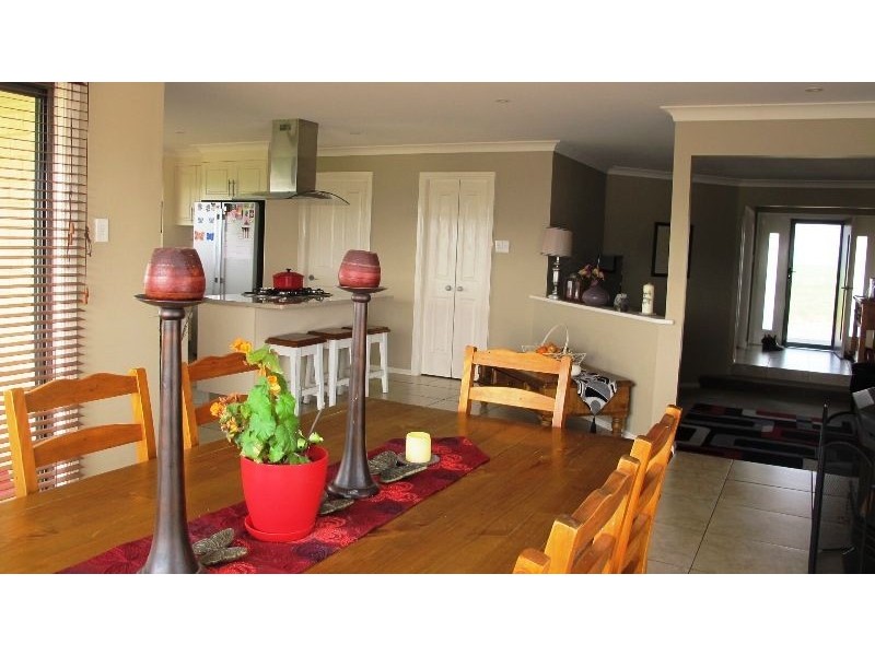 8 Bluett Close, Forest Reefs NSW 2798