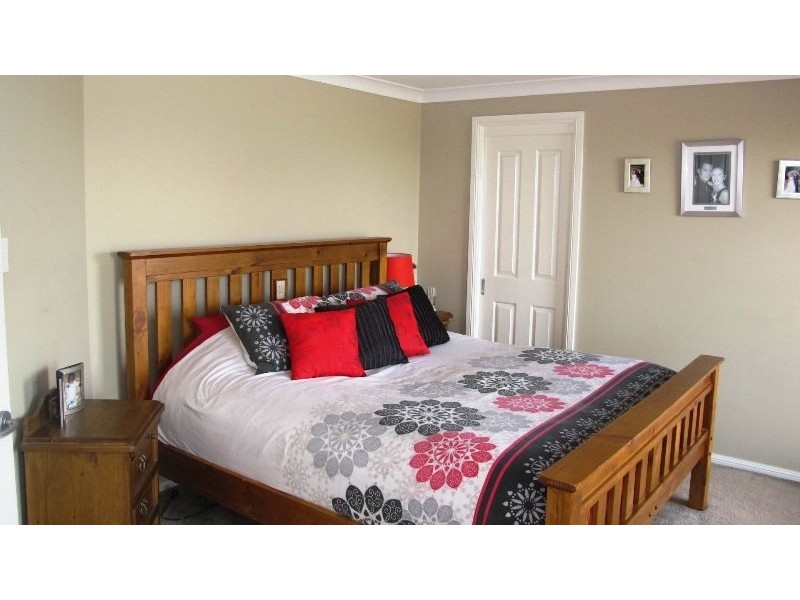 8 Bluett Close, Forest Reefs NSW 2798