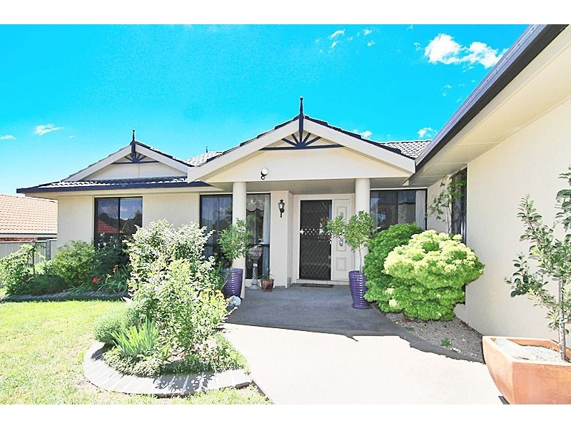 3 Cianfrano Place, Orange NSW 2800