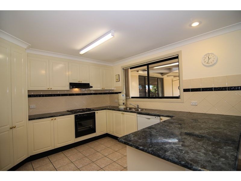 3 Cianfrano Place, Orange NSW 2800
