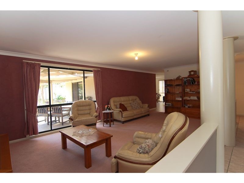 3 Cianfrano Place, Orange NSW 2800