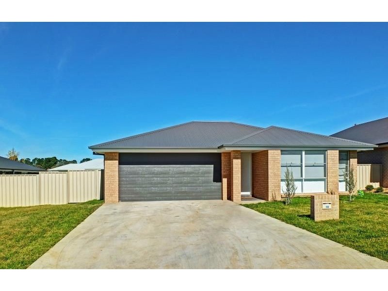 12 Agate Street, Orange NSW 2800