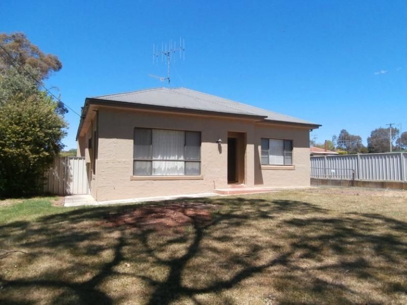 16 Rockley Street, Bathurst NSW 2795
