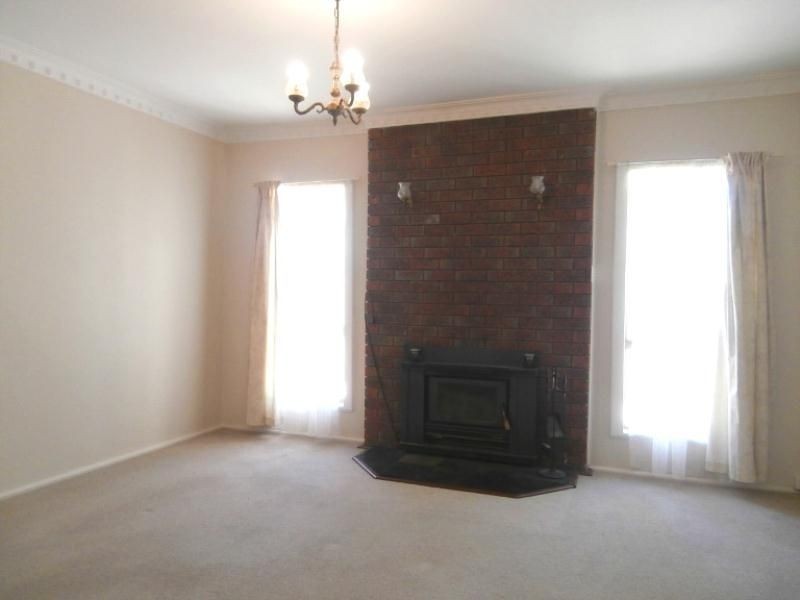 16 Rockley Street, Bathurst NSW 2795