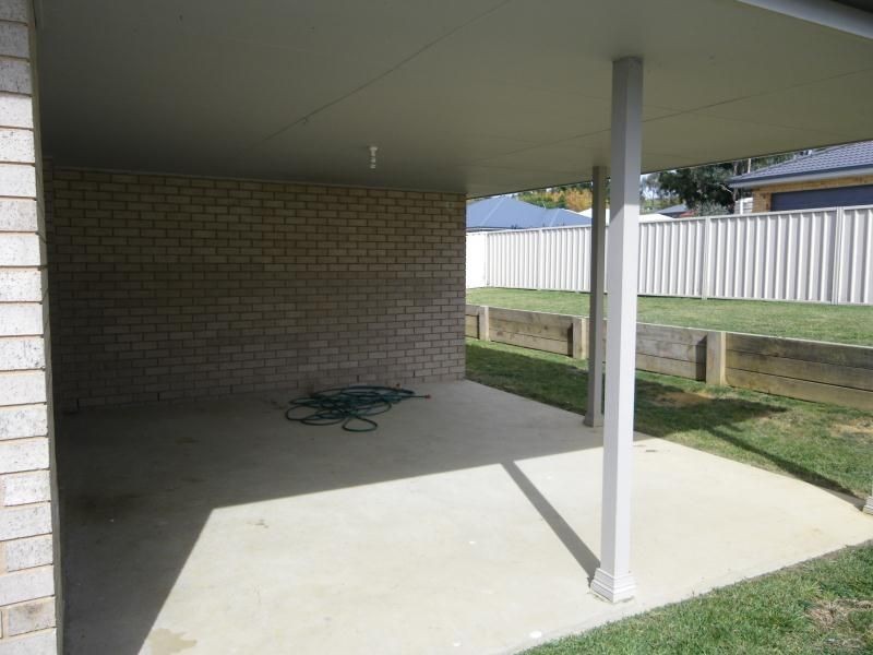 3 Burrows Court, Orange NSW 2800