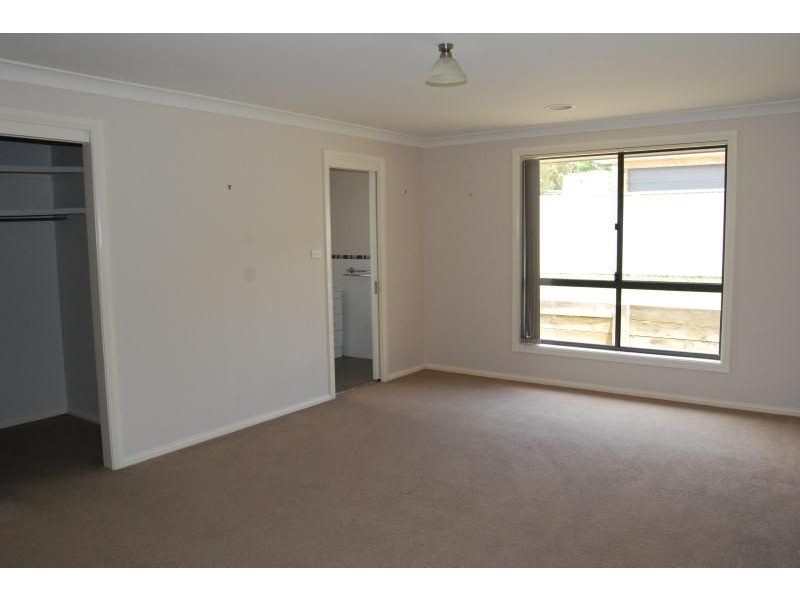 3 Burrows Court, Orange NSW 2800