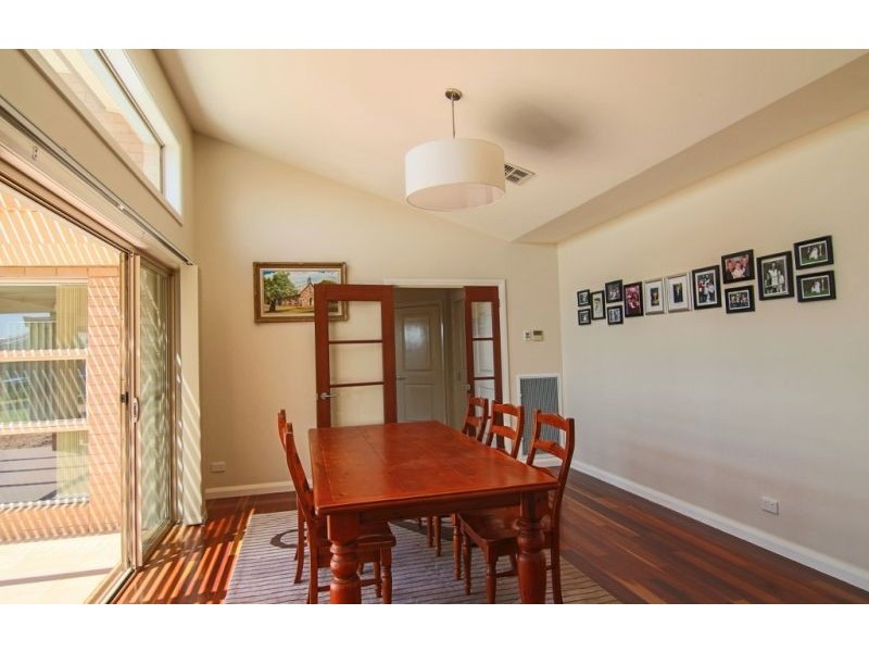 11 Collins Way, Orange NSW 2800